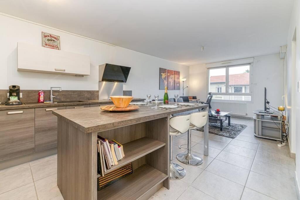 Bel Appartement-Garage Prive-Balcon-Wifi Fibre Rhut エクステリア 写真