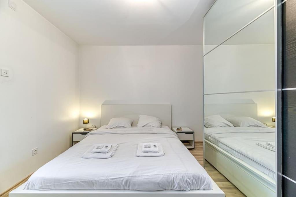Bel Appartement-Garage Prive-Balcon-Wifi Fibre Rhut エクステリア 写真